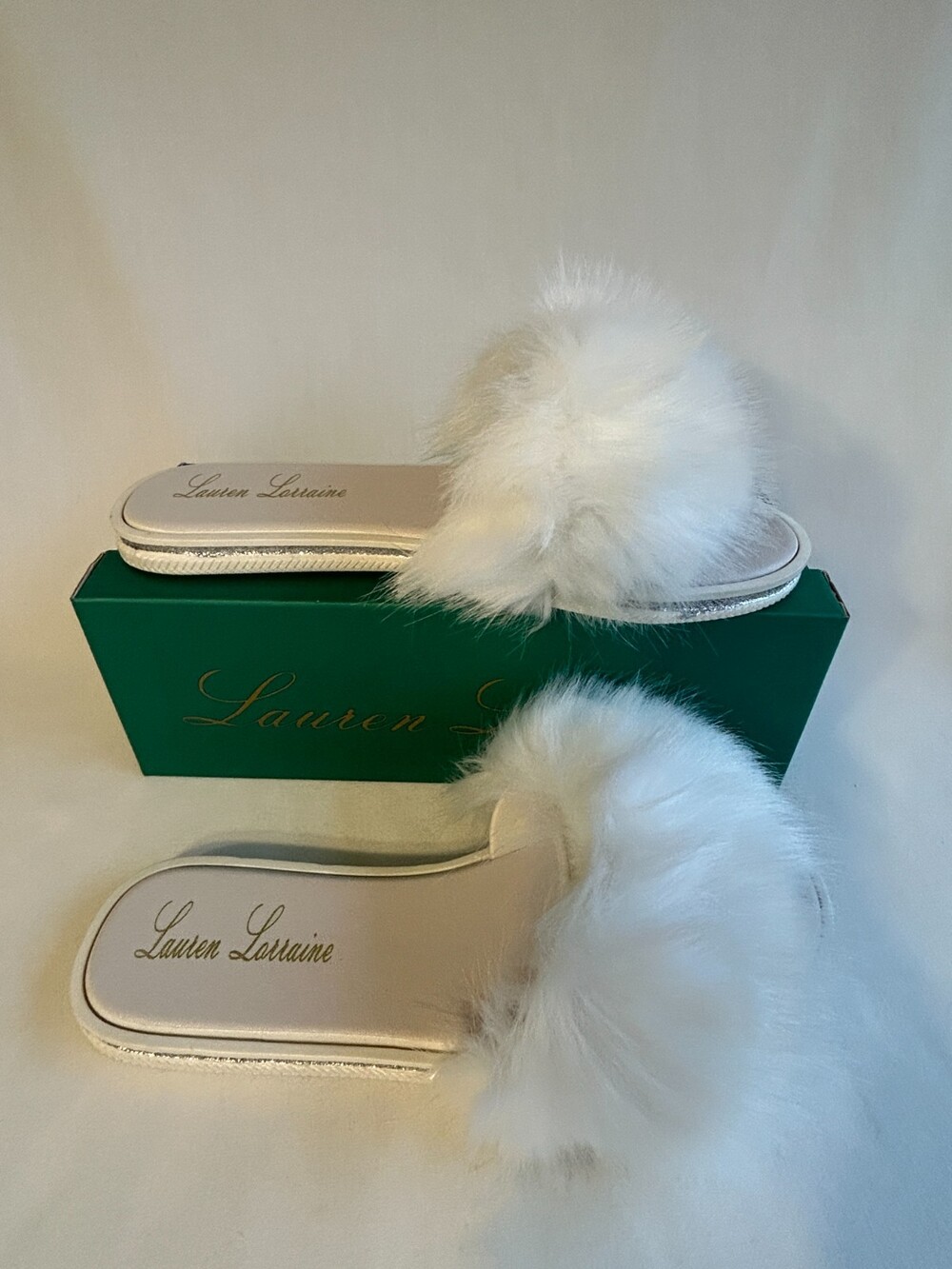 Lauren Lorraine Fluffy Slippers Womens Large White Furry Faux Fur